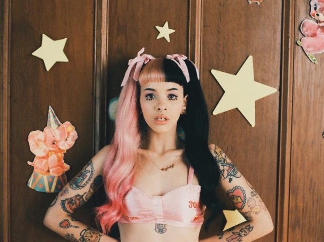 Será que você acerta as músicas da Melanie apenas pela foto?