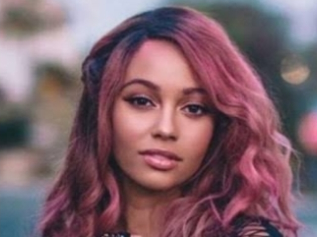 Toni Topaz