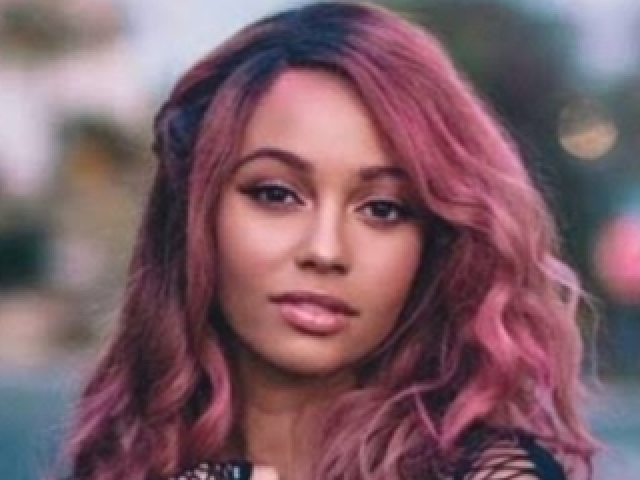 Toni Topaz