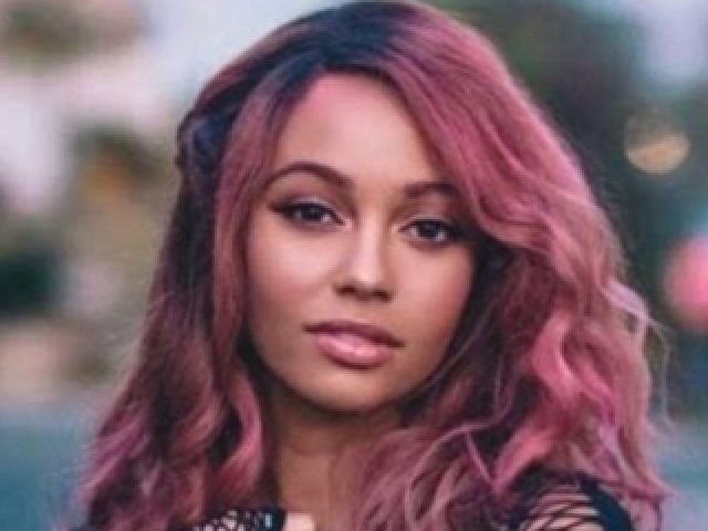 Toni Topaz