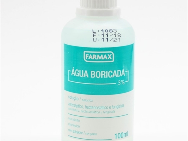 Água boricada