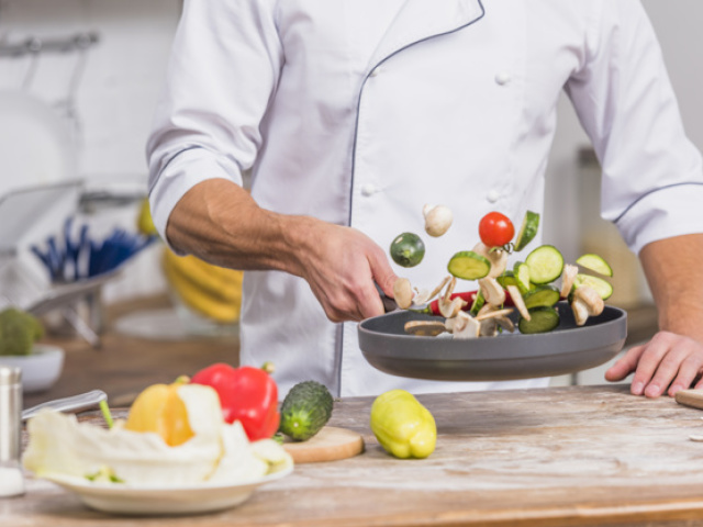 FICO COZINHANDO COMO UM MASTER CHEFE