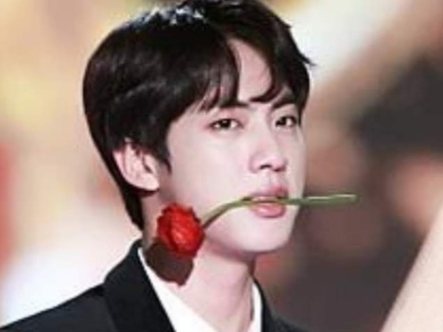 Jin me dá uma flor? Kkk