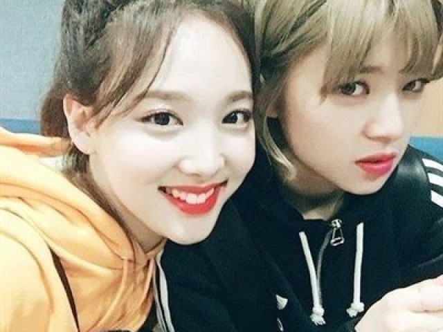 Nayeon e jeongyeon