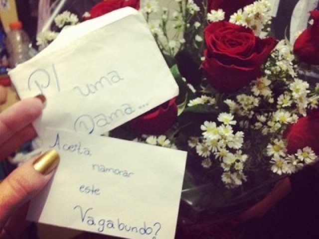 essas flores chegou em casa com mais esse bilhetinhos lindos