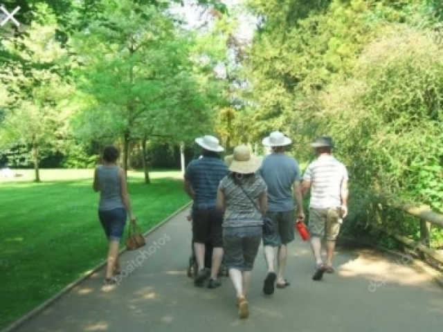 Passar em um bom parque , sair e se divertir