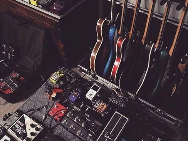 Sala de música moderna e super rock n' roll!