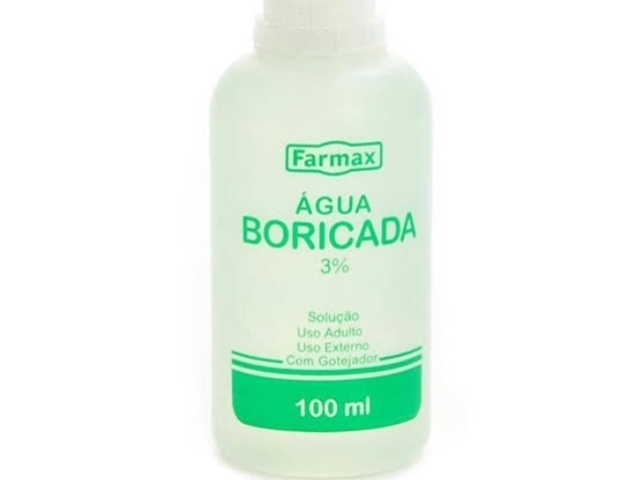Água boricada