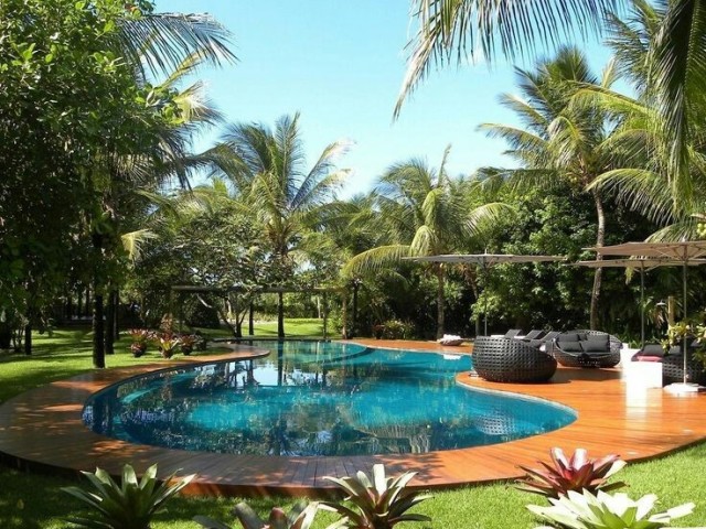 Essa piscina grande Hum adooreeii