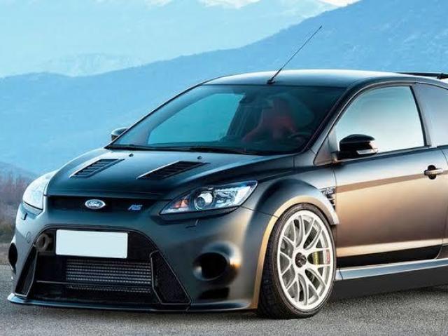 FORD FOCUS RS 500