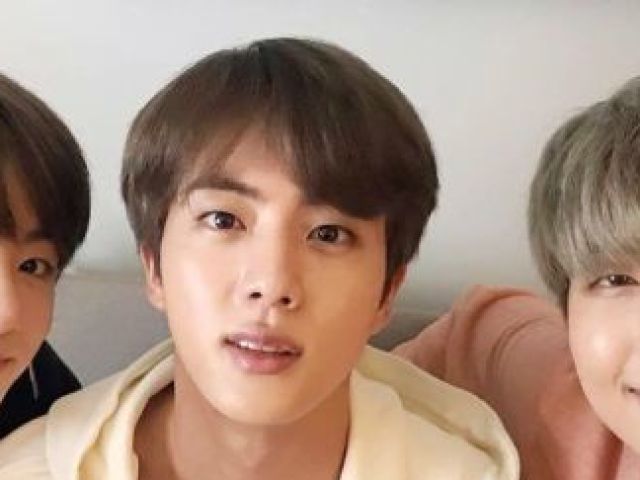 Seokjin?(づ。◕‿‿◕。)づ