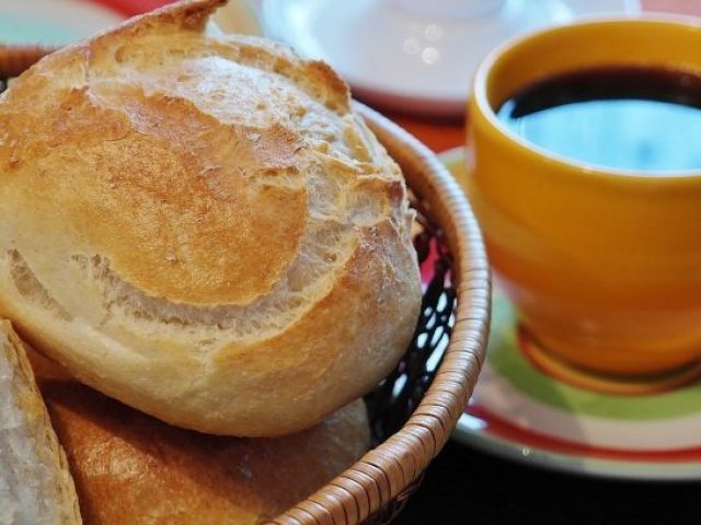 Pão e acompanhamentos