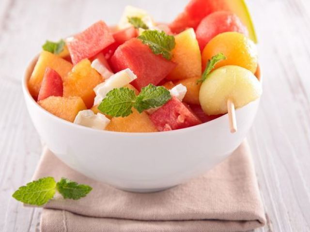 Salada de frutas! É deliciosa e saudável!