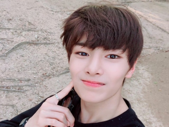 I.N {Stray Kids}