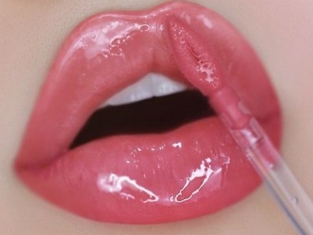 Adoro Gloss!