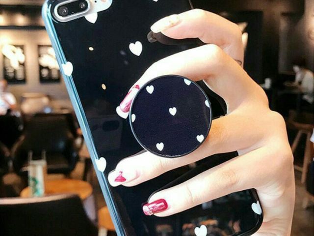 com pop socket!