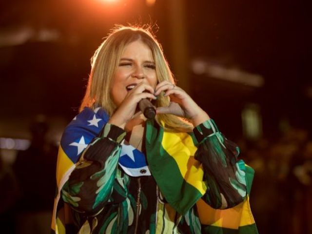 Sertanejo
QUEM EU QUERO NUM ME QUER QUEM ME QUER EU VOU QUERER EU VOU FAZER OQ N TO PODENDO ESCOLHEEEEEEEEEEEEEER