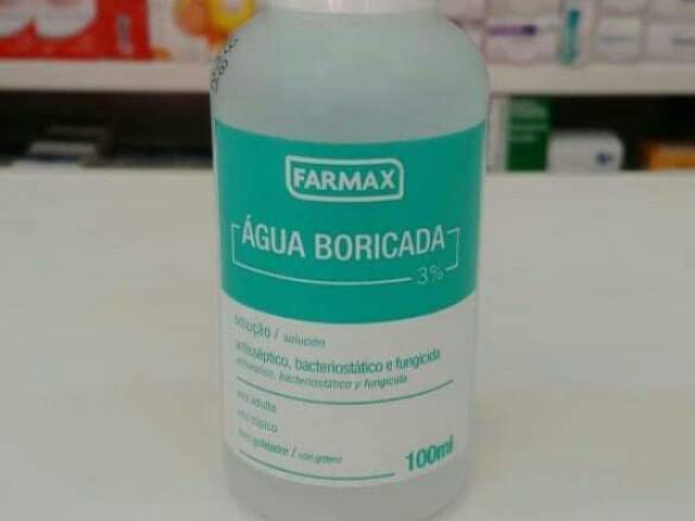 Água boricada