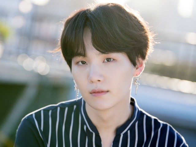 SUGA (yoongi)