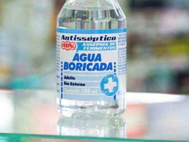 agua boricada