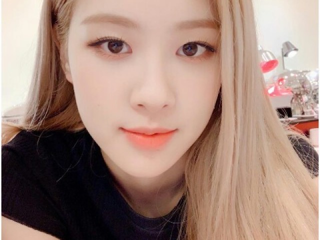 Chaeyoong rosé