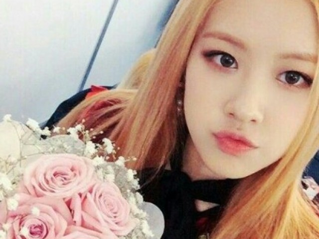 Chaeyoong rosé