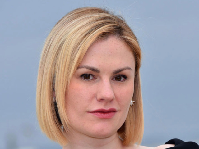 Anna Paquin.