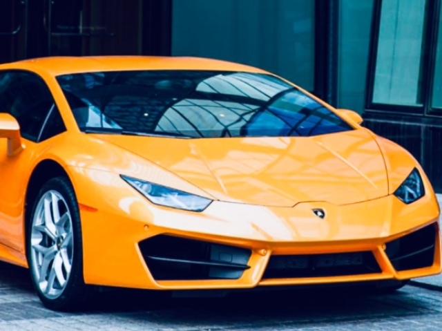 Ou dessa Lamborghini.........