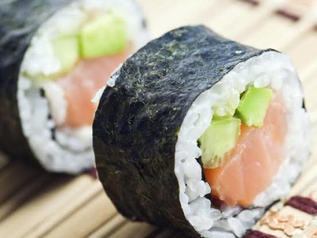 Sushi de salmão