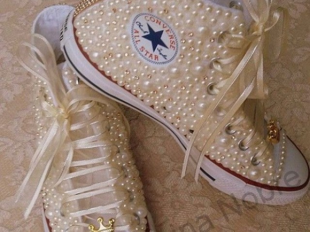 ALL star com pérolas brancas