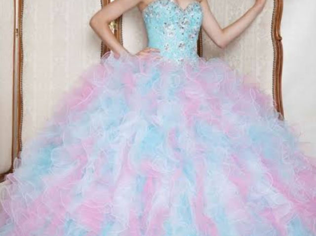 Seu vestido será colorido