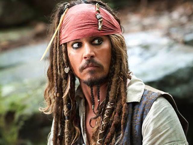 CAPITÃO Jake Sparrow. Olha a cara dele, será?