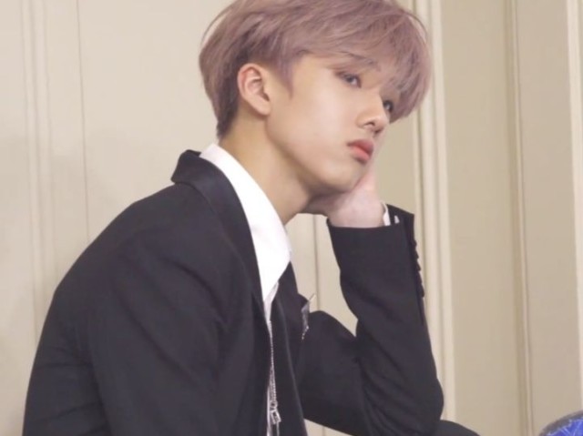 De qual grupo é o K-Idol?