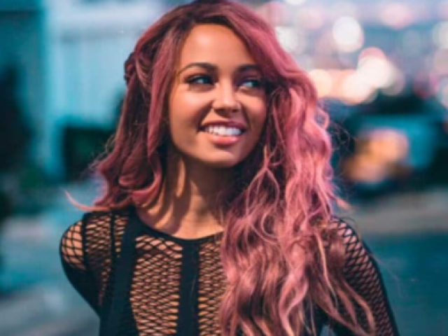 Toni Topaz