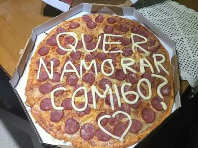 - pedimos pizza, e quando a mesma chegou, estava assim.