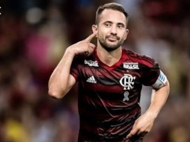 Everton Ribeiro