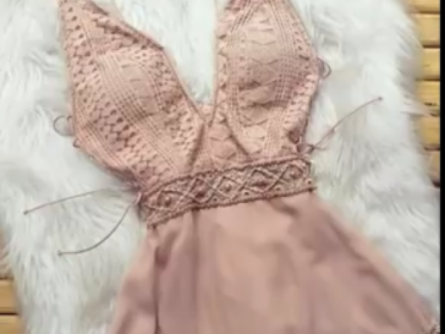 Claro que e esse vestido lindo né!E UMA BALADA!