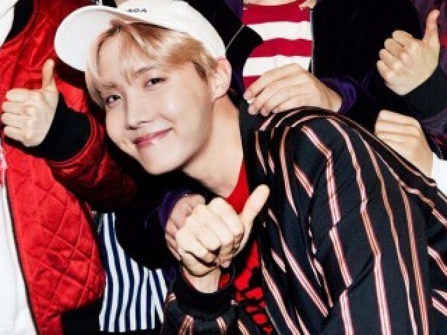 Esse é o Hobi (Hoseok ou mais conhecido J-HOPE)