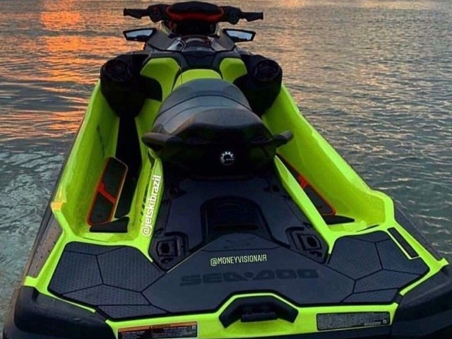 Ter um Jet Ski