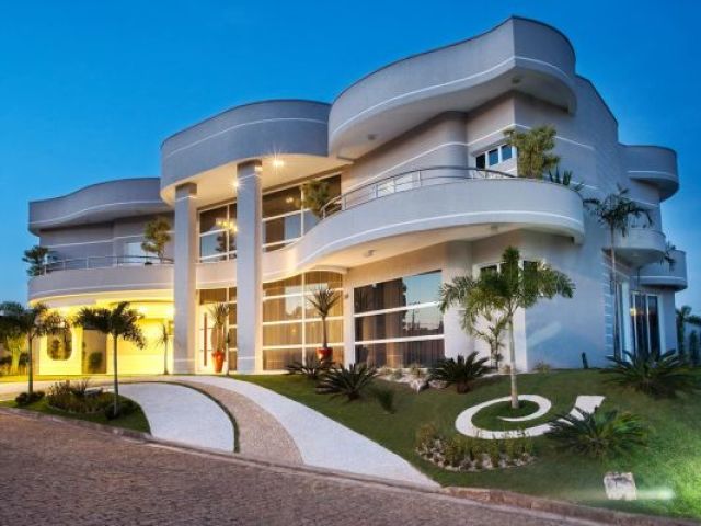 Luxuosa