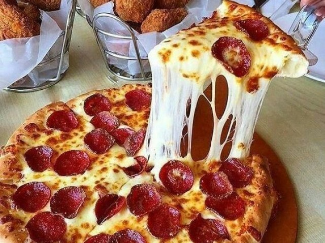 Pizza e comida Japonêsa