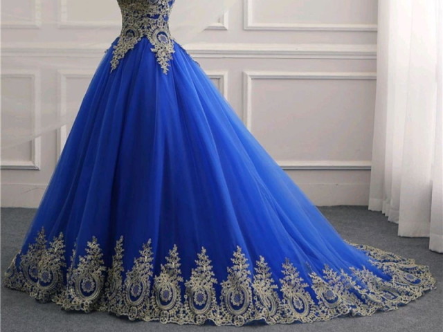 AZUL ROYAL COM RENDA