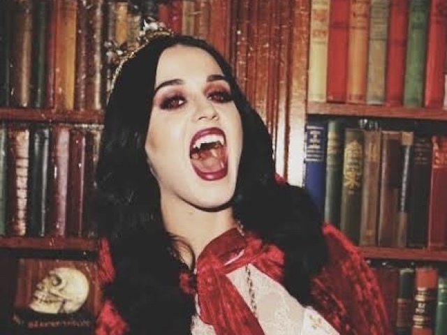 Katy Perry Vampira