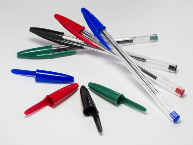 *BIC COMUM*
Sempre preferi essas, não preciso de mais nada!