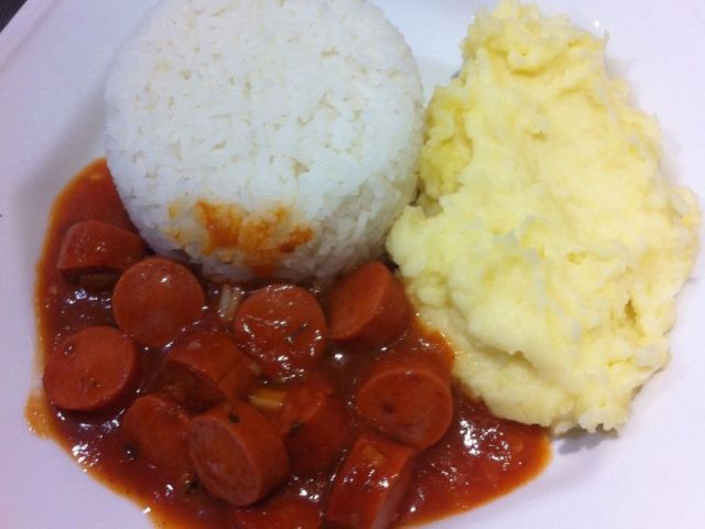 arroz salsicha e purê