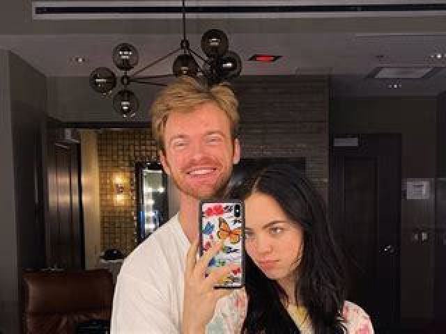 Billie com o irmão dela