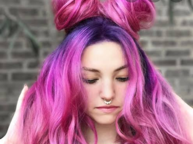 O cabelo da AYLA talvez?
É bem rosado kk