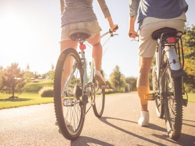 Fazer um passeio de bicicleta.