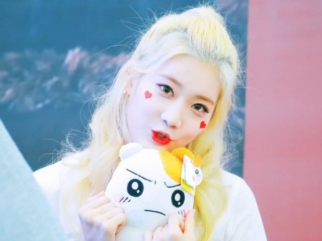 Kim Lip (Loona)