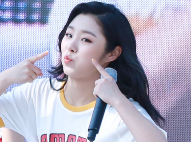 Wheein (Mamamoo)